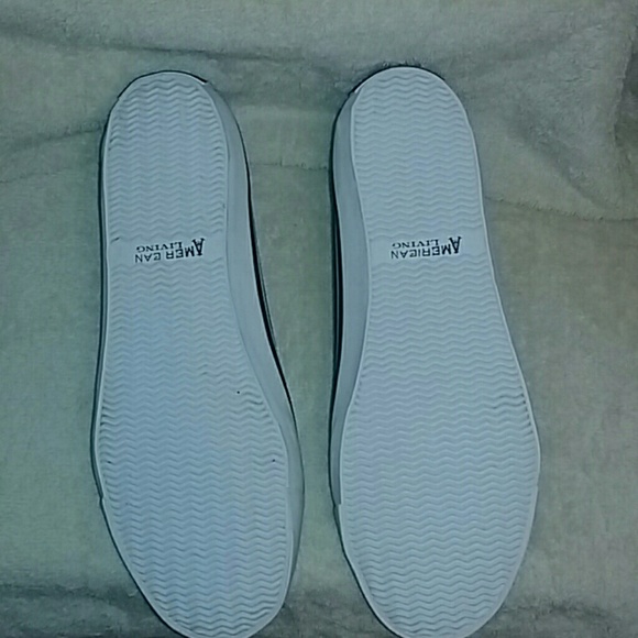 (NEW) American Living Sneaker - Picture 4 of 8